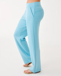 The "Bellevue Blue" UPF 50+ 30.5" Alwyn High Rise Pant by Lilly Pulitzer