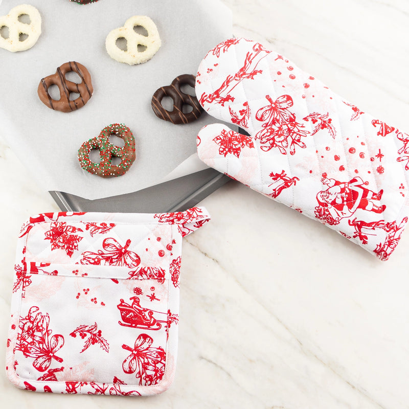 The "Santa Toile" Oven Mitt Set