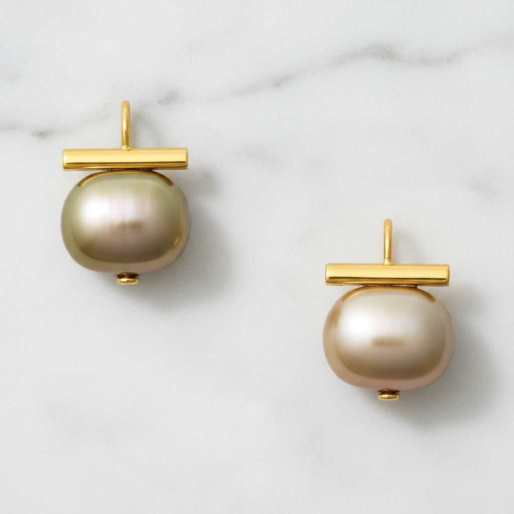 The "Classic Forever Fave Pebble Pearls Medium" by CC & Co Catherine Canino