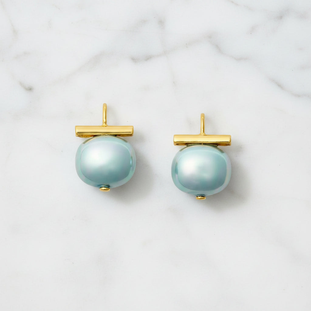The "Classic Forever Fave Pebble Pearls Medium" by CC & Co Catherine Canino
