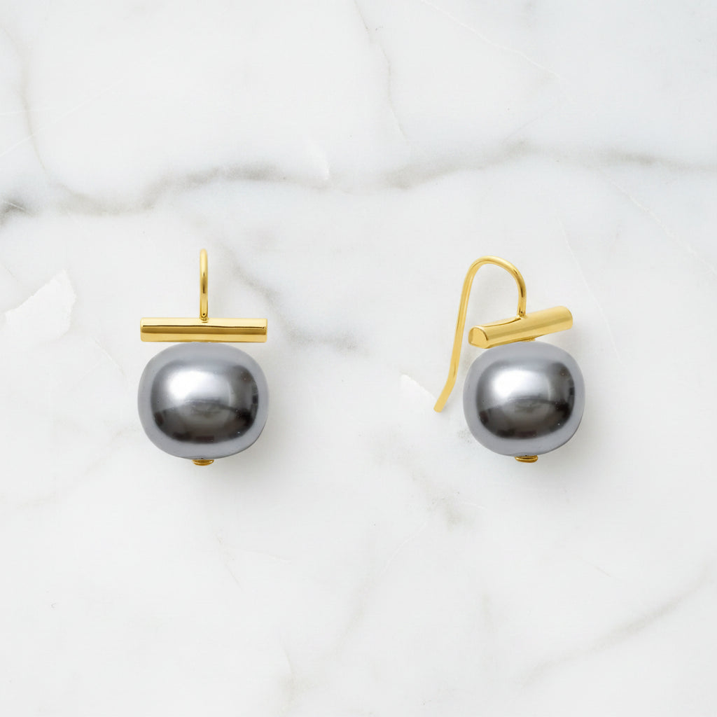 The "Classic Forever Fave Pebble Pearls Medium" by CC & Co Catherine Canino
