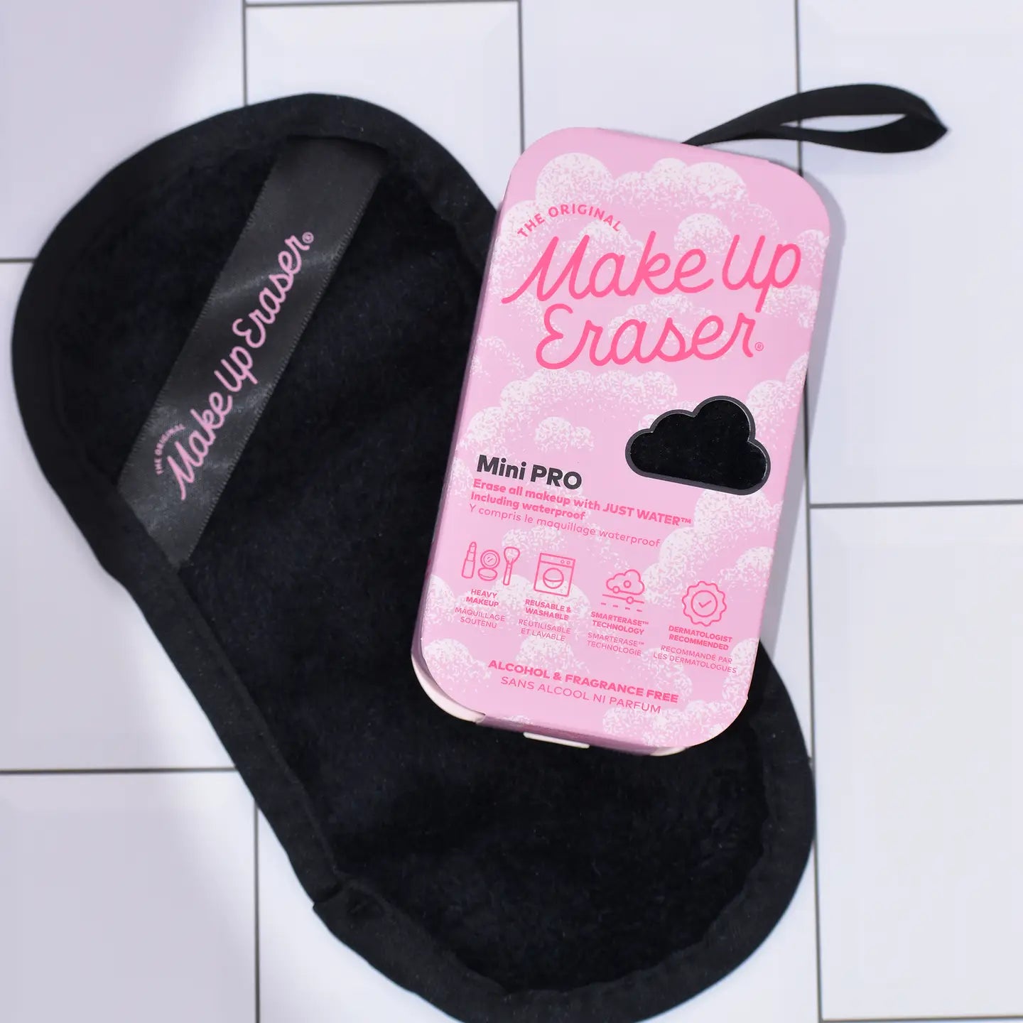 The "Chic Black Mini Pro" MakeUp Eraser