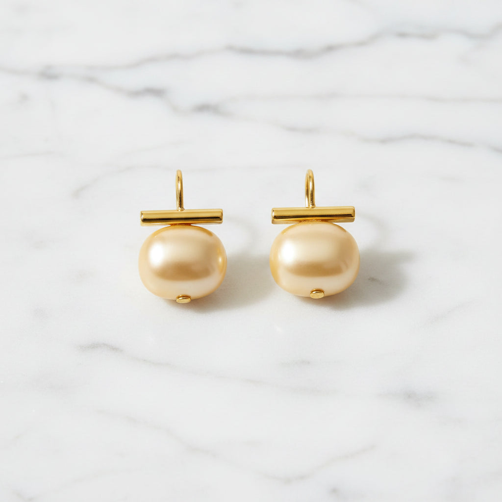 The "Classic Forever Fave Pebble Pearls Medium" by CC & Co Catherine Canino