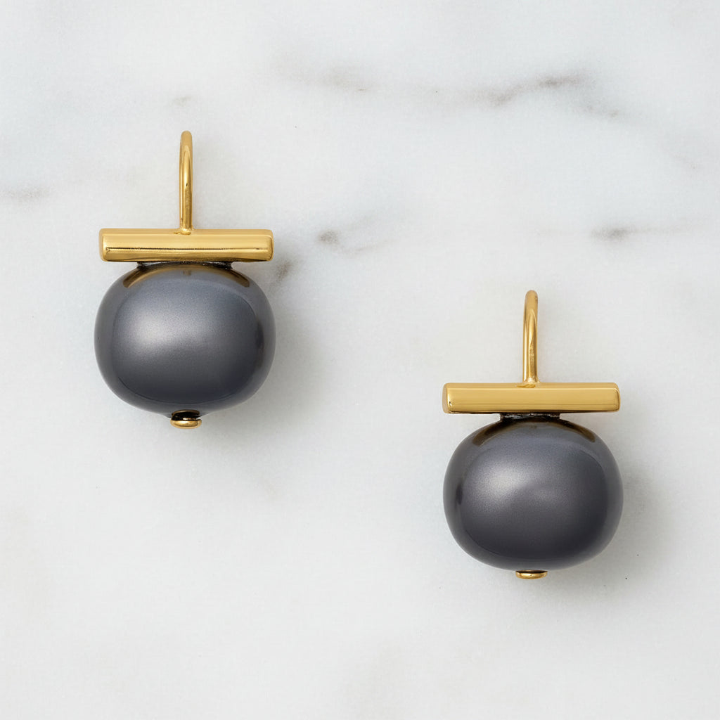 The "Classic Forever Fave Pebble Pearls Medium" by CC & Co Catherine Canino