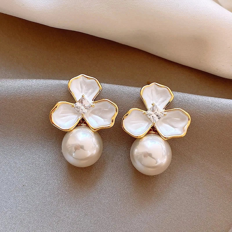 The "Isabella" Earrings