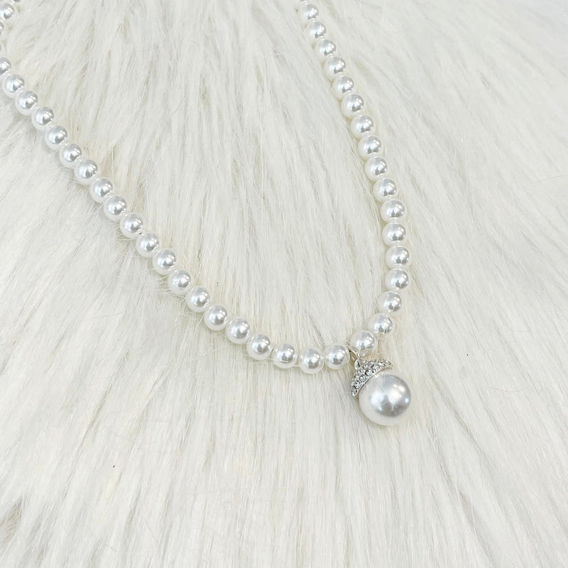 The "Pearly Surprise" Necklace